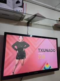 A picture of SAMSUNG tv 43 inches plasma tv