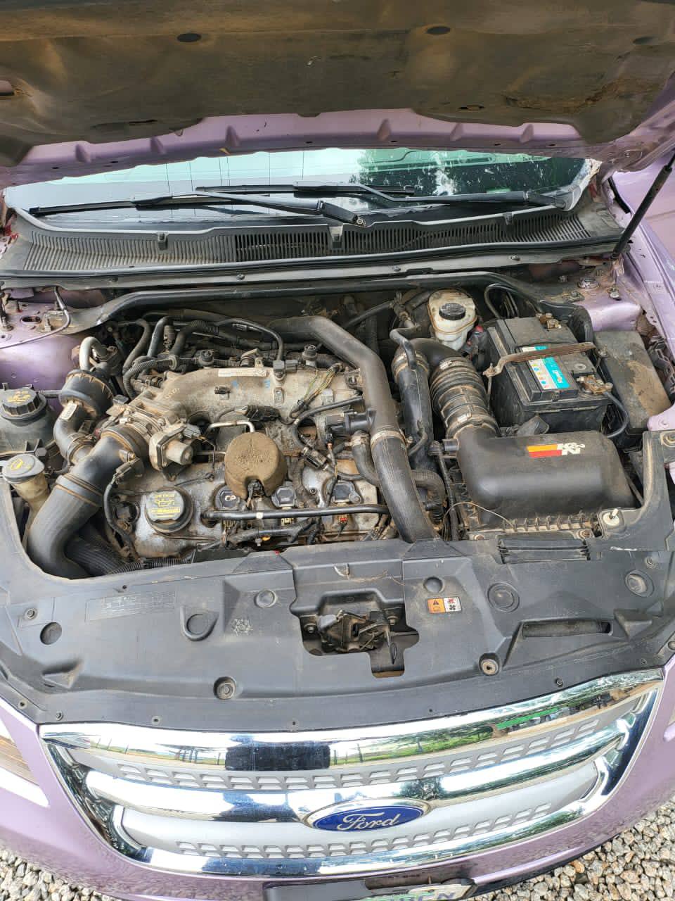 A picture of Ford Taurus 2010