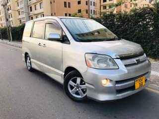 A picture of Toyota noah