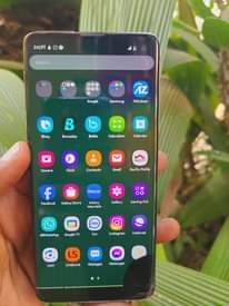 A picture of SAMSUNG S10 AT 190000