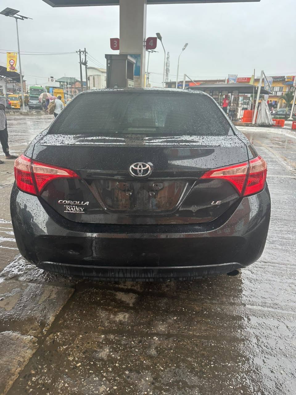 A picture of 2018 accident free Toyota Corolla toks direct but registered last