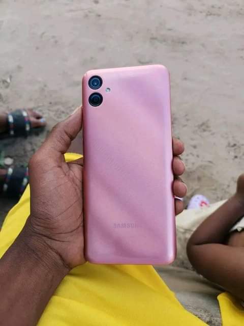 A picture of Samsung Galaxy A04e