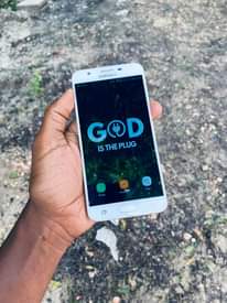 A picture of SAMSUNG J7 PRIME