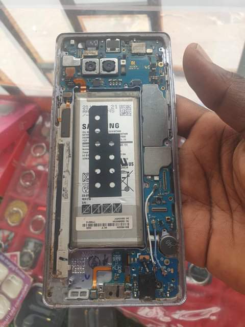 A picture of I need samsung note 8 screen