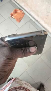 A picture of Samsung galaxy s8 with bad screen