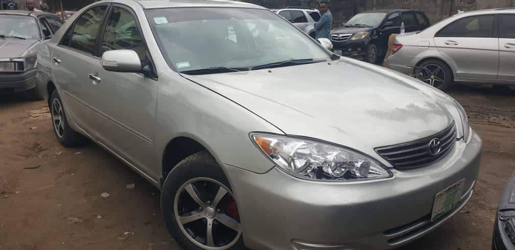A picture of 2005 Toyota Camry Ex