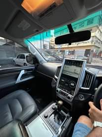 A picture of LANDCRUISER V8