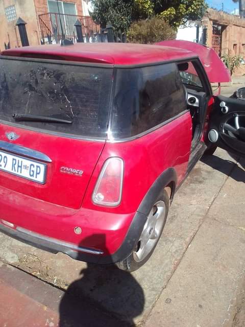 2005 Mini Cooper 1.6: For Sale South Africa