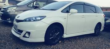 A picture of TOYOTA WISH 2010 35M