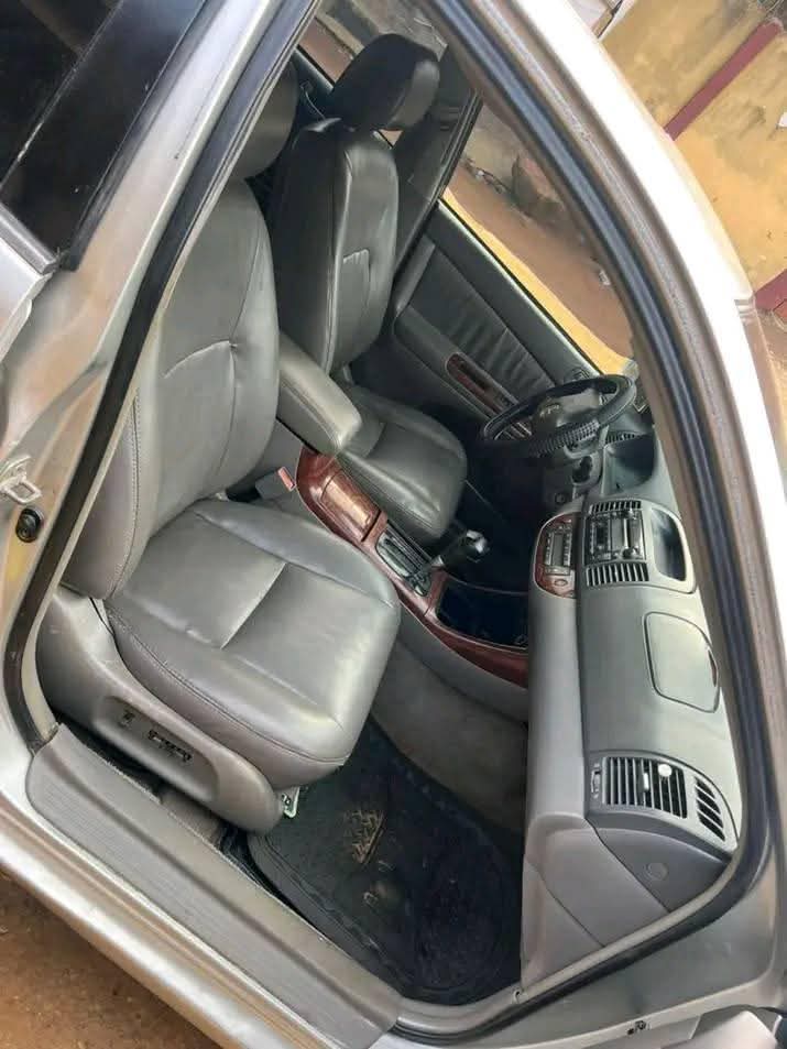 A picture of Toyota Camry XLE 03