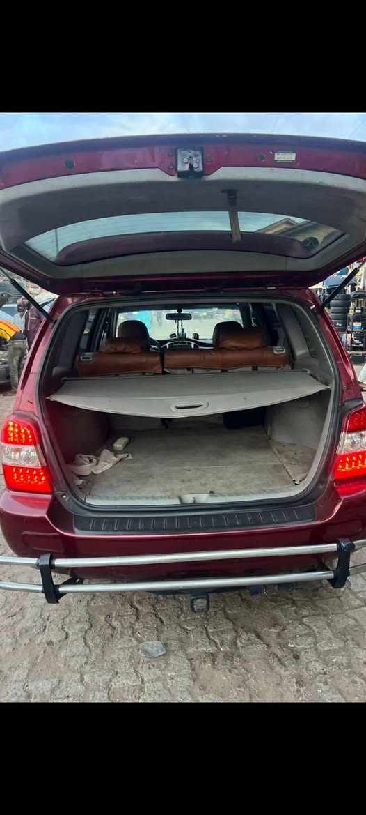 A picture of 2006 SUPER CLEAN SOUND TOYOTA HIGHLANDER untampered good strong v6