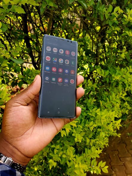 A picture of Samsung Galaxy Note 9 128gb 6gbram at 200k 0756448893