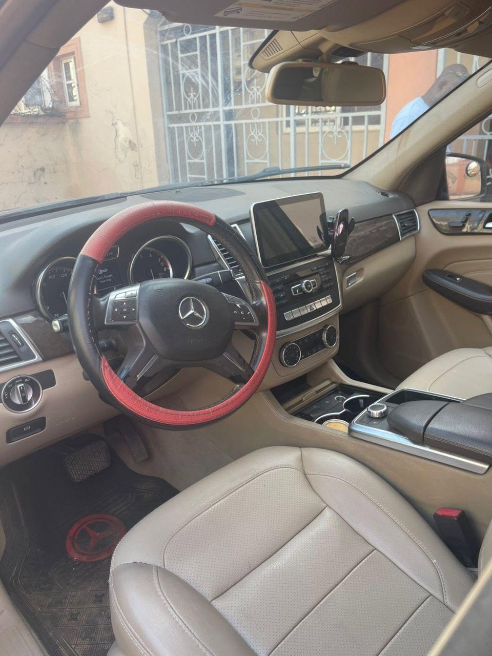 A picture of 2013 Mercedes Benz benz