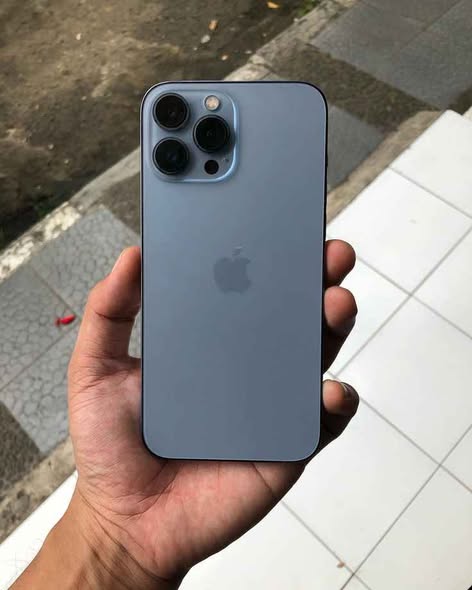 A picture of Iphone 13 pro GB256