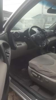 A picture of Toyota Rav4 v6 2006 used work fine and clear serious