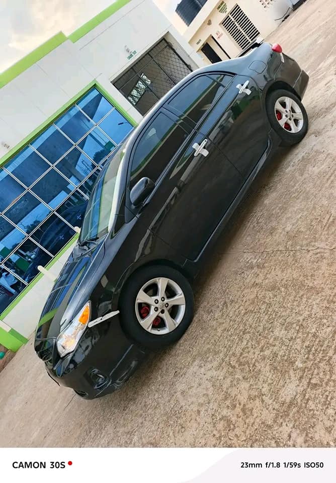 A picture of 2013 TOYOTA COROLLA S