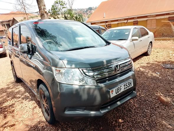 A picture of Honda STEPWGN 18 millions negotiable CALL 0786 92 82 59