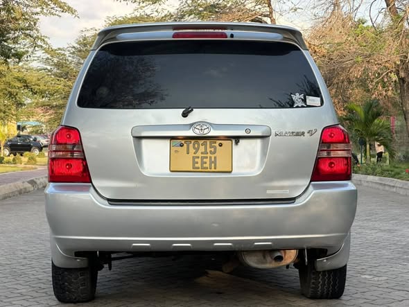 A picture of TOYOTA KLUGER