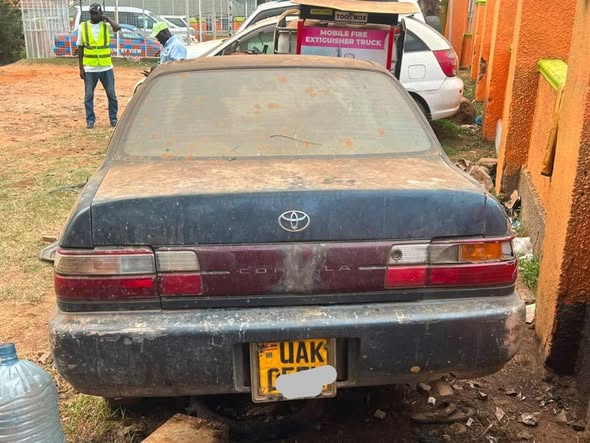 A picture of TOYOTA COROLA 100 MANUAL
