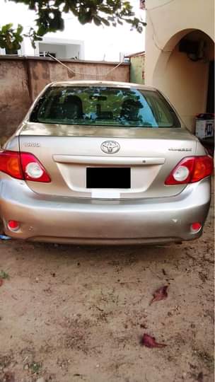 A picture of 2010 toyota corolla