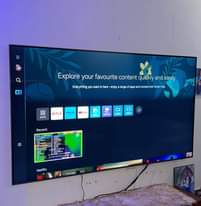 A picture of SAMSUNG SMART TV INCH 85 SMART 4K Mpyaa full box