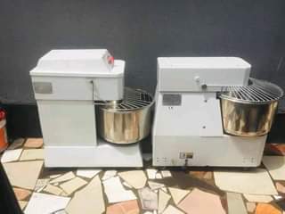 A picture of Nauza mashine mixer kwaajili ya bakery 0655993835