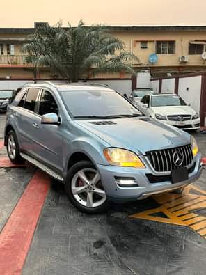 A picture of Clean Registered ML350 2007 upgraded to 2011 model Buy and