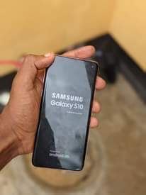 A picture of Samsung galaxy S10