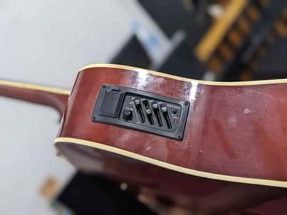A picture of YAMAHA ELECTRIC ACOUSTIC GUITAR CLASSIC 185 000