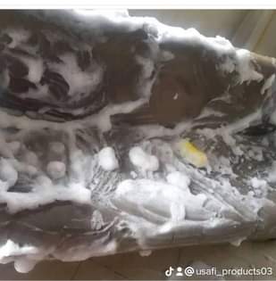 A picture of Shampoo inayosafisha sofa mazulia godoro siti za gari viti vya