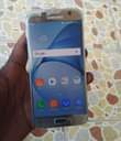 A picture of Samsung Galaxy S7.BEI 125 000 