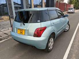 A picture of TOYOTA IST