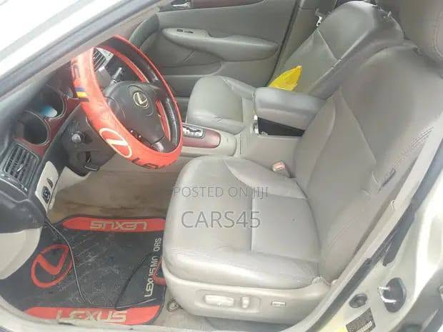 A picture of Lexus es330