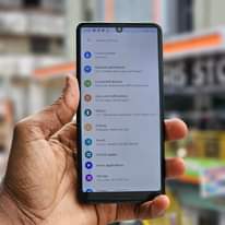 A picture of AQUOS SENSE 5G