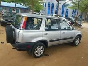 A picture of Honda CRV 2000 model available for sale Price 1 5m
