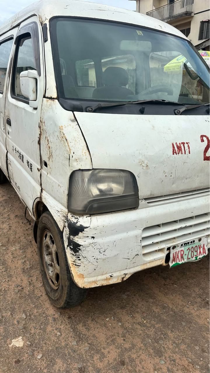 A picture of Suzuki Keke bus