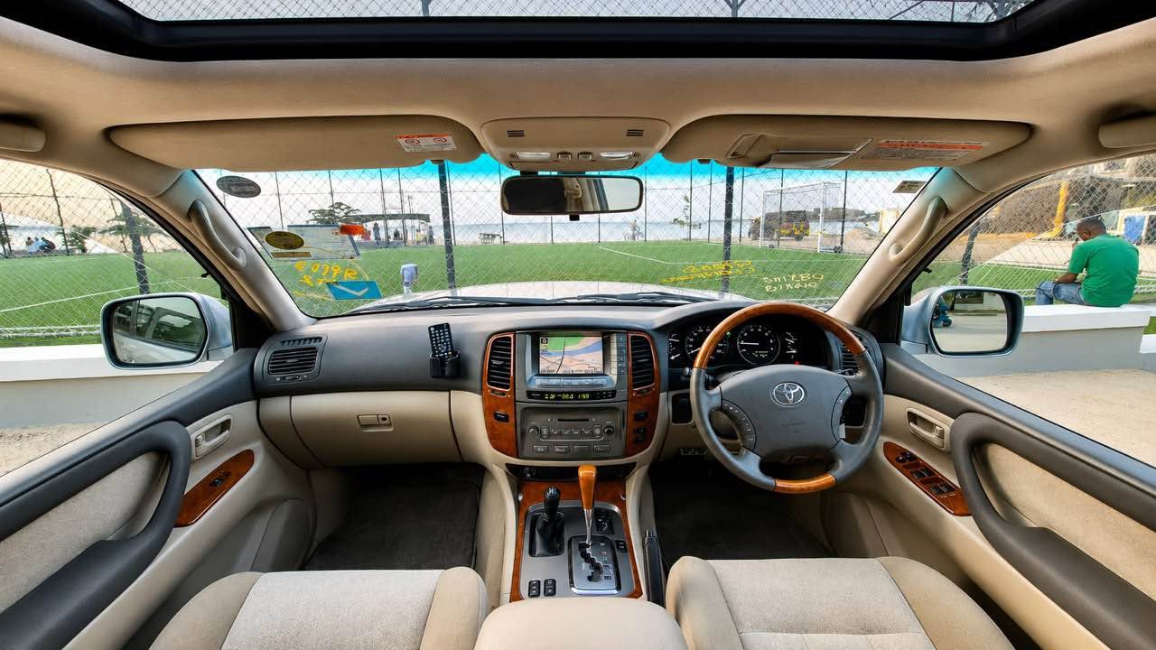 A picture of Toyota Landcruiser 100 VX Limited 2005