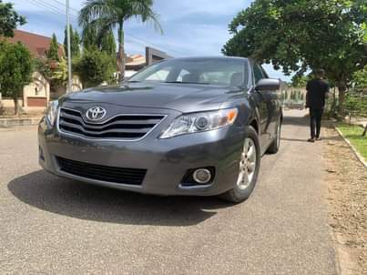 A picture of 2010 TOYOTA CAMRY LE