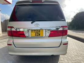 A picture of Toyota alphard Price 16.5 Model 2002 Cc2360 Clean condition Low