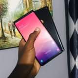 A picture of Samsung note 9