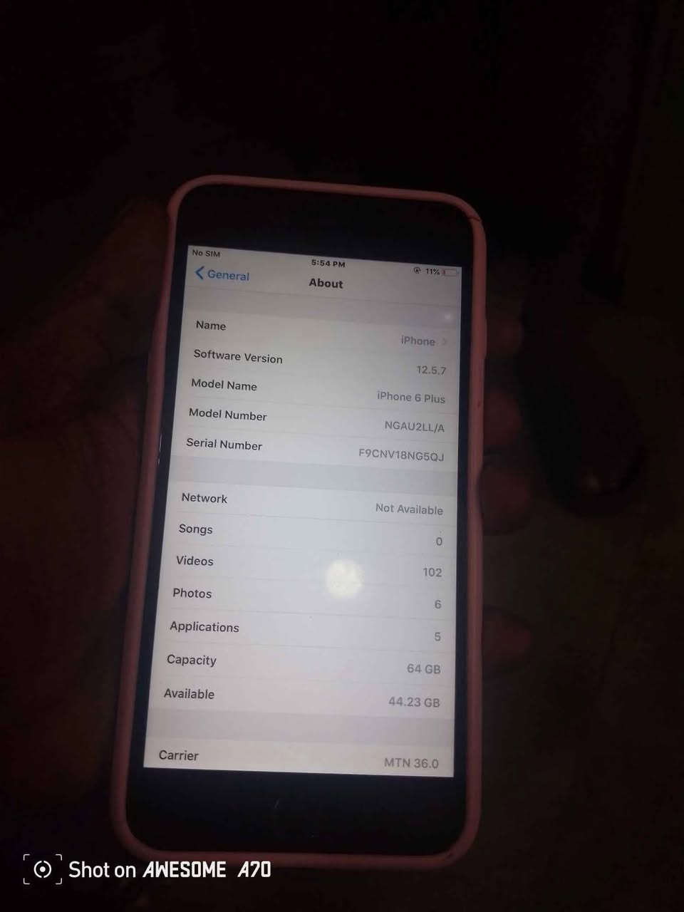 A picture of Iphone 6 plus 64gb