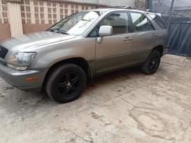 A picture of Lexus Rx300 foreign used in Prestine condition