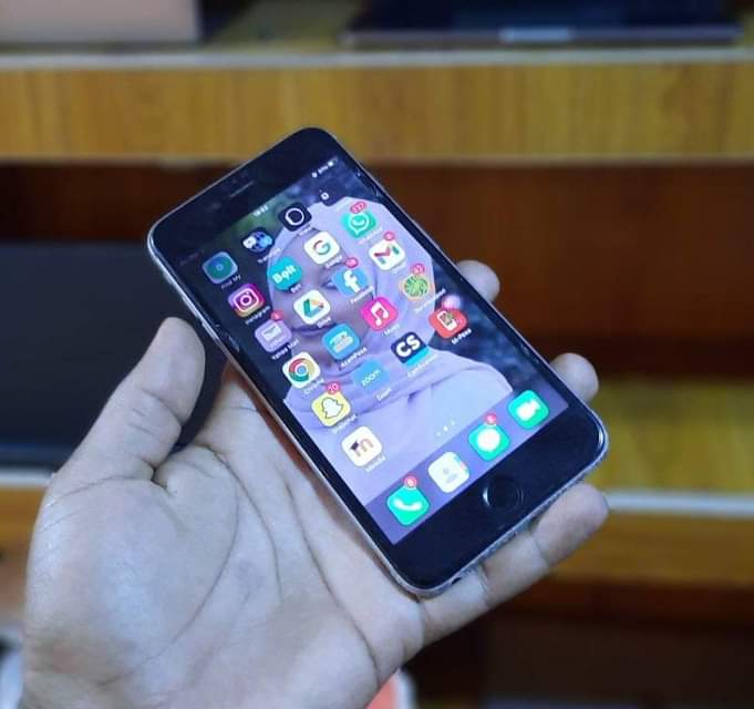 A picture of IPhone 6s Plus