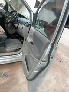 A picture of TOYOTA NOAH 0620356906