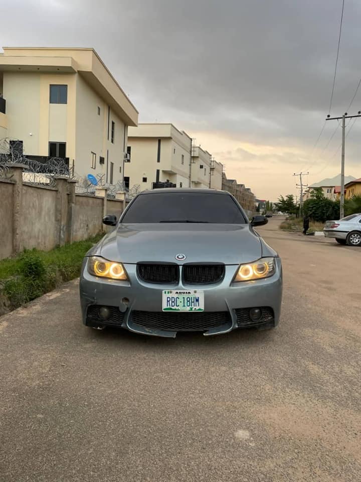 A picture of BMW 325I 2006