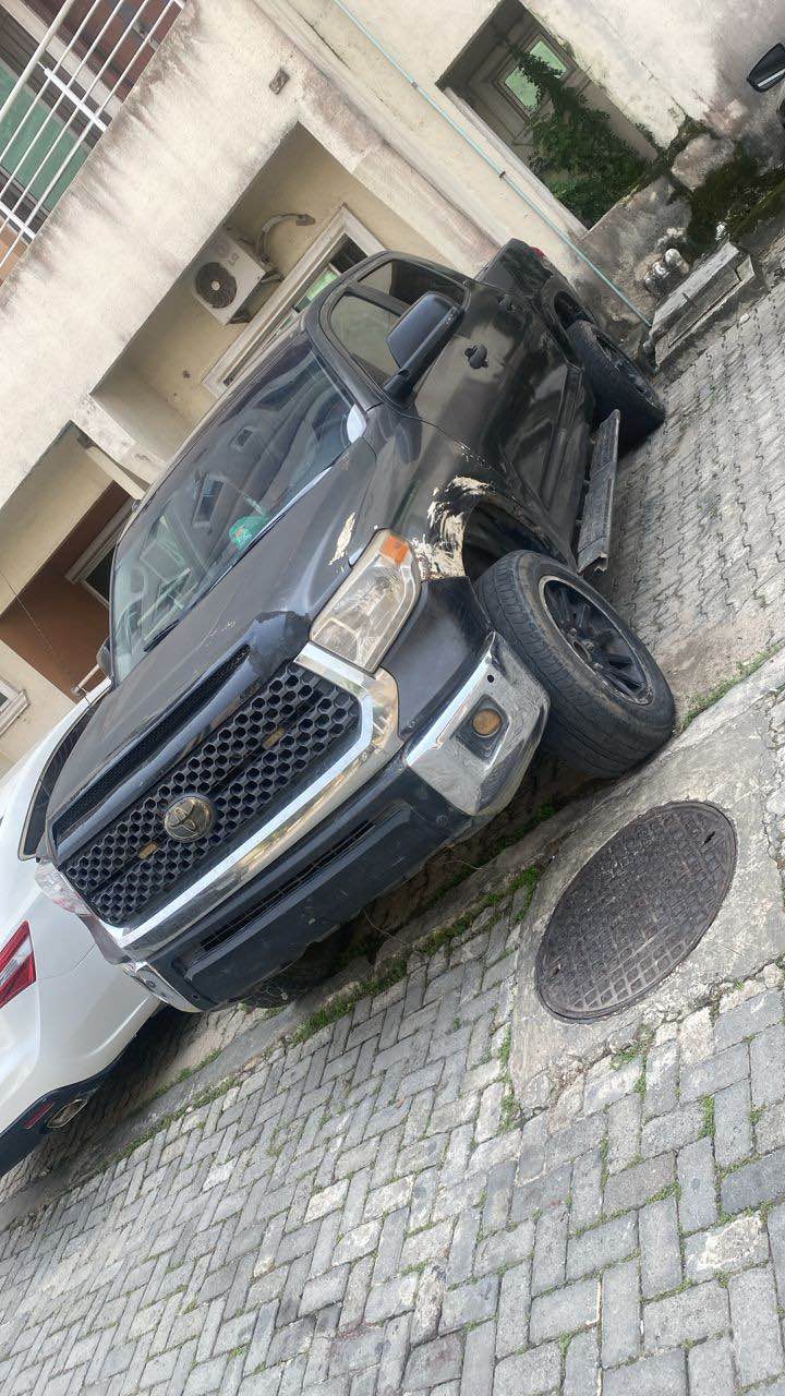 A picture of Toyota Tundra 2016 pure first body