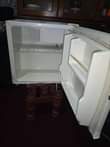 A picture of Hisense min fridge single door inagandisha sana na kupoza vzr