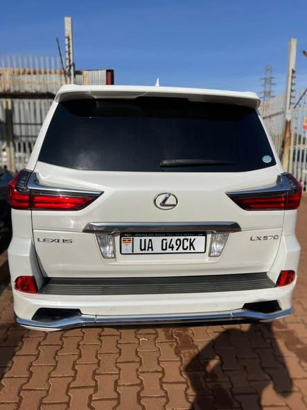 A picture of Lexus LX5700709446672 0765424123