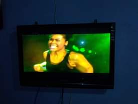 A picture of 42 inch plasma tv