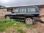 A picture of Toyota land cruiser first body pan is available with good